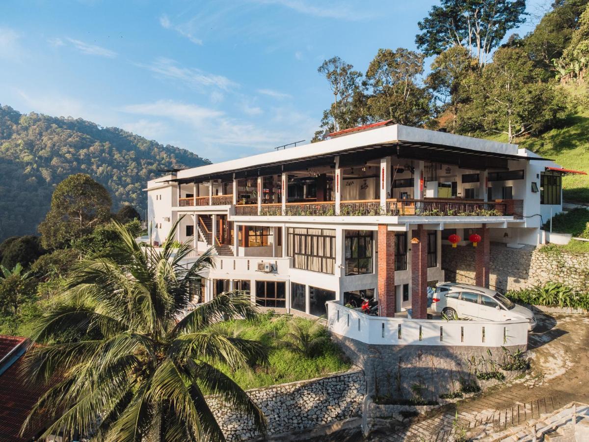 Ellin Forest Karaoke & Pool Resort Bukit Tinggi Бентонг Экстерьер фото