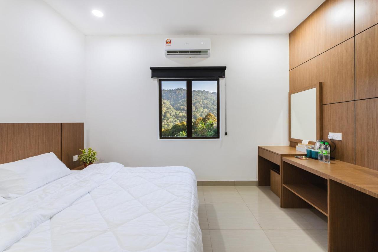 Ellin Forest Karaoke & Pool Resort Bukit Tinggi Бентонг Экстерьер фото