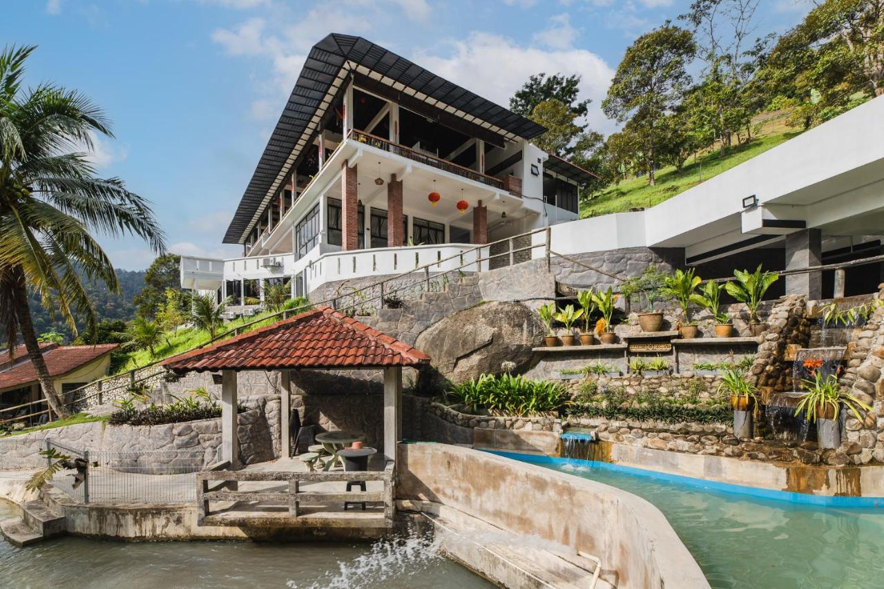 Ellin Forest Karaoke & Pool Resort Bukit Tinggi Бентонг Экстерьер фото