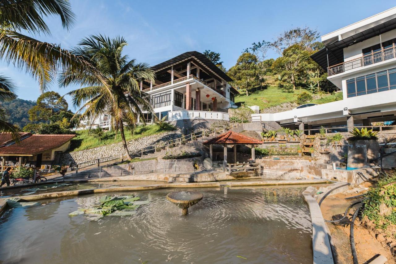Ellin Forest Karaoke & Pool Resort Bukit Tinggi Бентонг Экстерьер фото