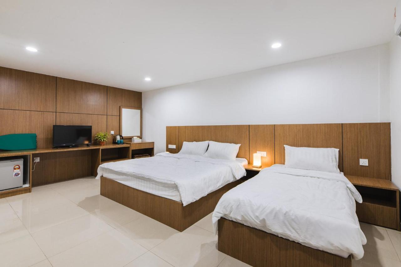 Ellin Forest Karaoke & Pool Resort Bukit Tinggi Бентонг Экстерьер фото
