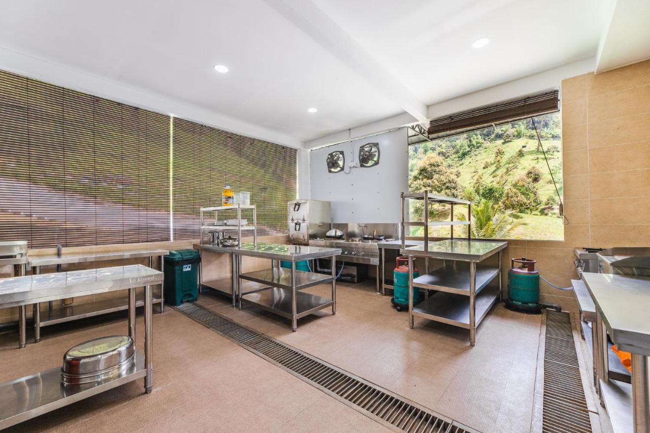 Ellin Forest Karaoke & Pool Resort Bukit Tinggi Бентонг Экстерьер фото